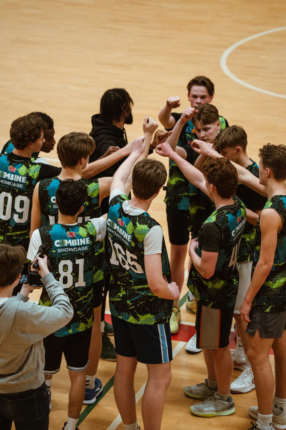 Players in a team circle